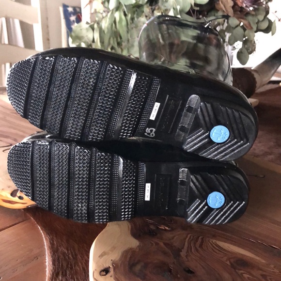 🆕𝐻𝑈𝑁𝑇𝐸𝑅 𝚁𝚊𝚒𝚗𝚋𝚘𝚘𝚝𝚜 - Picture 4 of 8